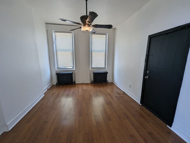 Building Photo - 1247 E. Berks St.
