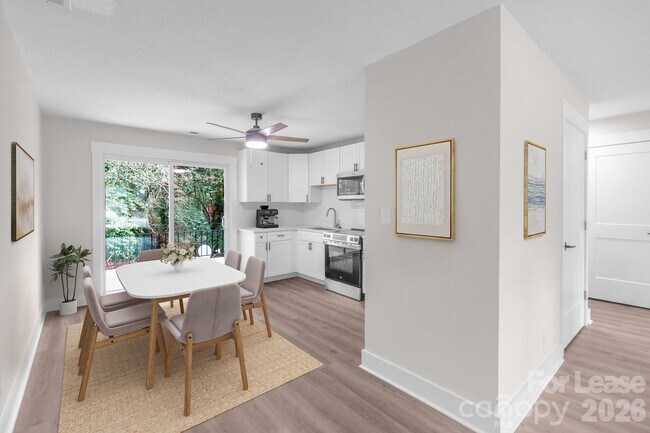 Foto del edificio - 533 Blendwood Dr