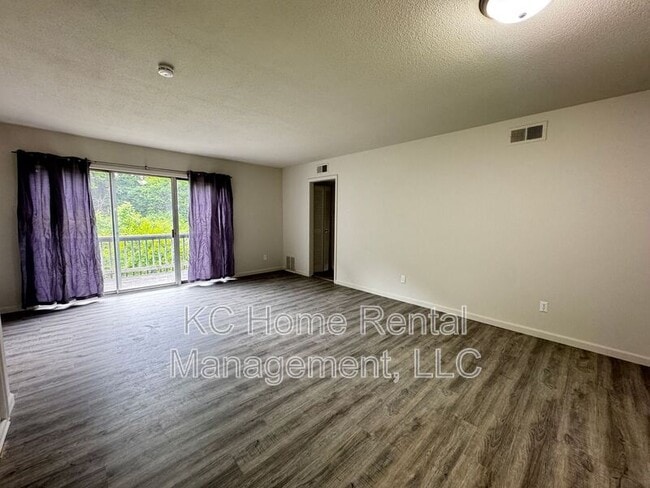 Building Photo - 8620 Countryshire Ln