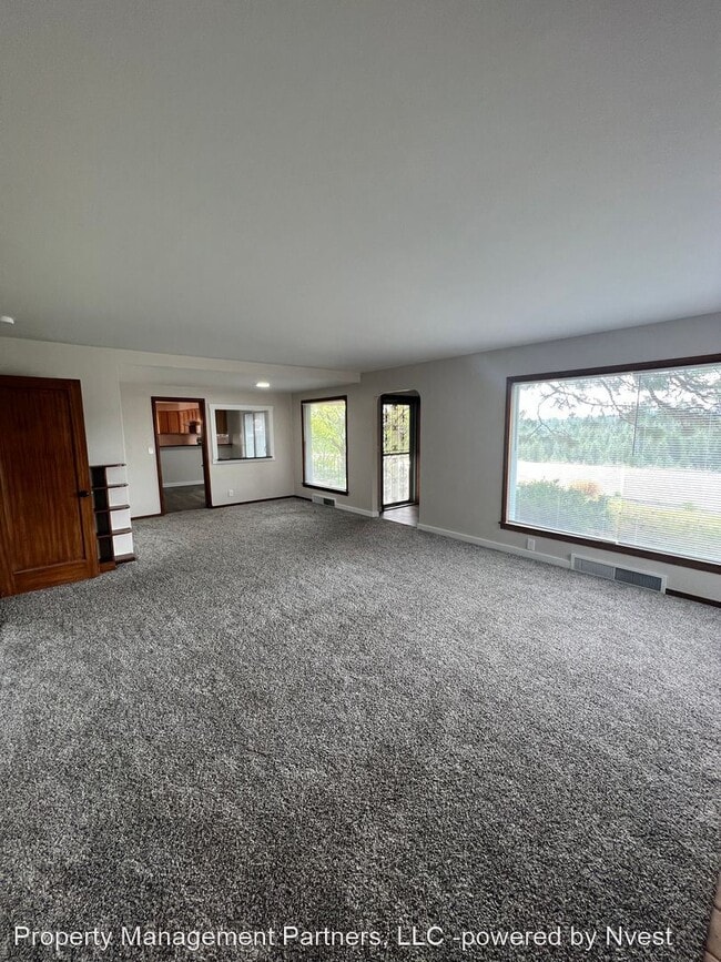 Building Photo - 3 br, 2 bath House - 3110 W Riverview Dr