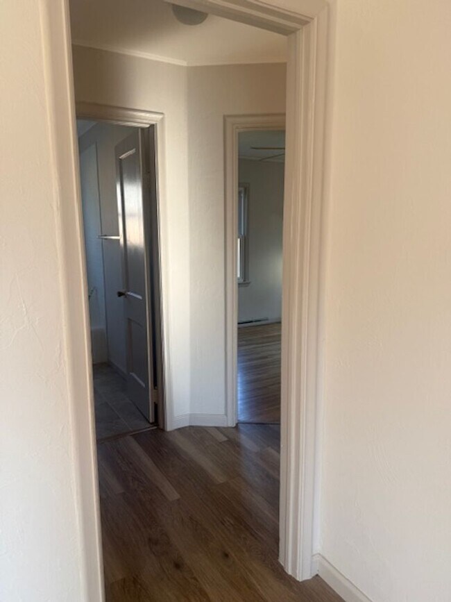 Foto del edificio - Welcome home to this adorable 2-bedroom bu...
