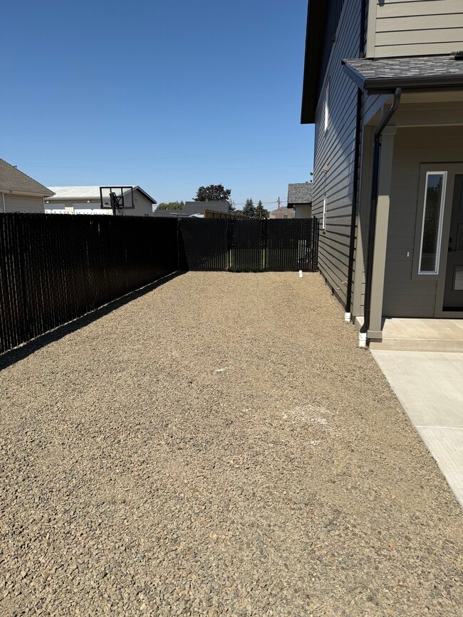 Building Photo - 410 Wagon Wheel Dr