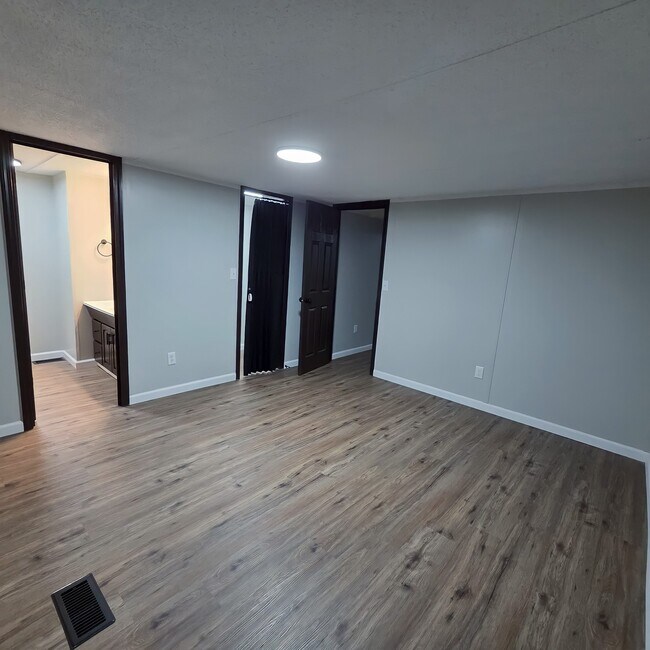 Foto del edificio - 93 Deerwood Park
