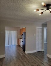 Building Photo - 827 SW 11th Ave