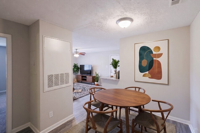 Apartamentos renovados de una habitación en Triangle Park en Durham, Carolina del Norte. - Triangle Park Apartments