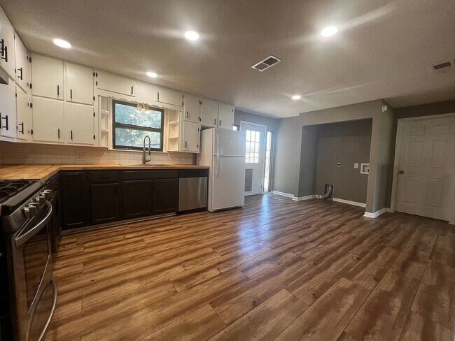 Foto del edificio - 4906 60th St