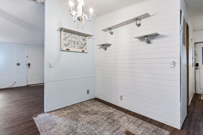 Building Photo - 2979 Suni Pines Dr