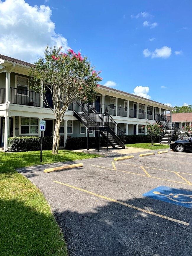 Building Photo - North Park Apartments