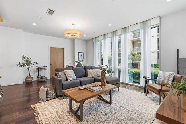 Foto del edificio - 1600 Barton Springs Rd