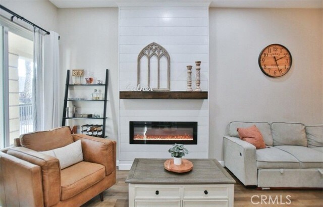 Foto del edificio - 17168 Newhope St