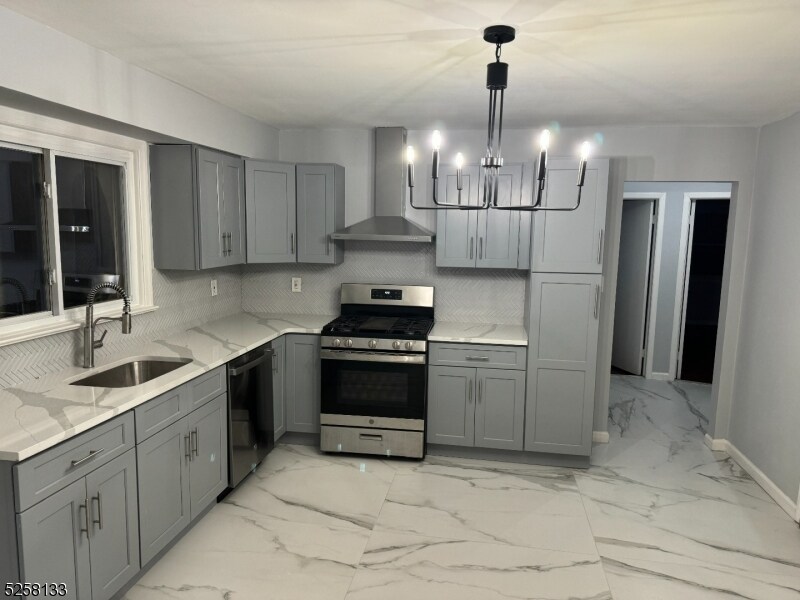 Primary Photo - 457 3rd Ave W
