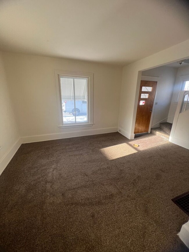 Building Photo - Partially Remodeled 3 Bedroom House