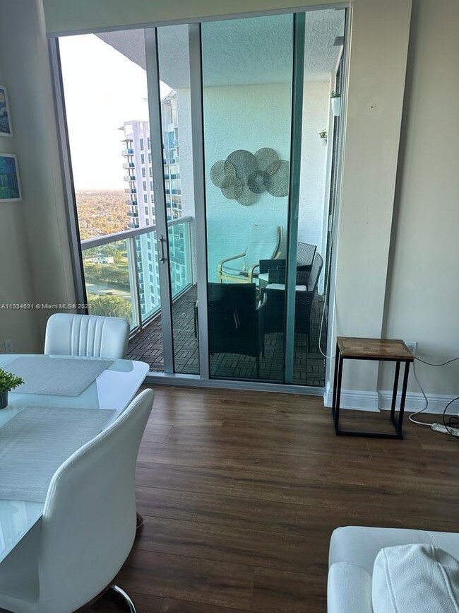 Foto del edificio - 2681 N Flamingo Rd