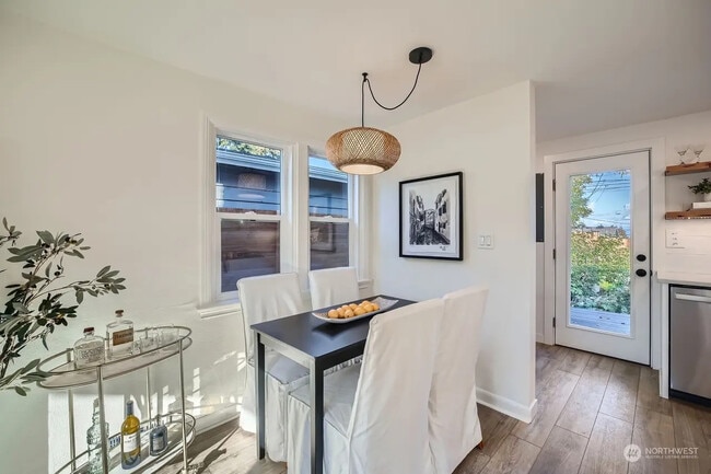 Building Photo - 7146 31st Ave SW