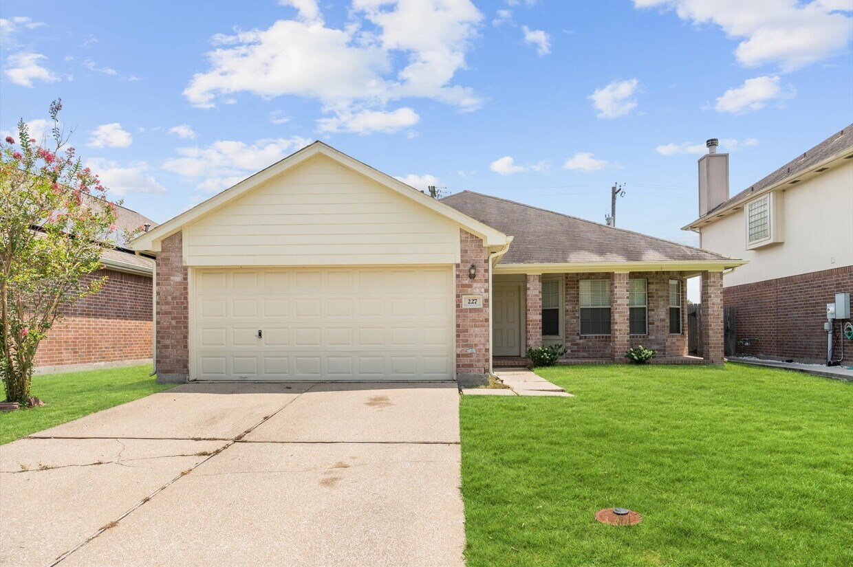 Foto principal - 227 Mammoth Springs Ln