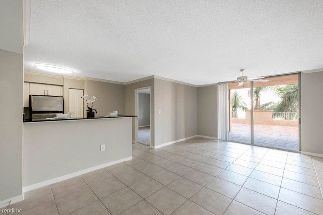 Building Photo - 3 br, 2 bath  - 343 Aragon Ave 400
