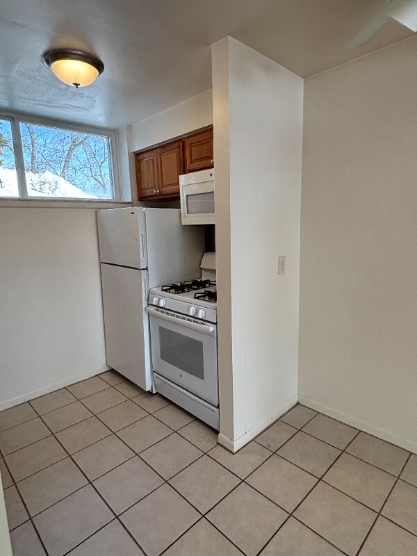 Foto del edificio - 156 Summit View Ct