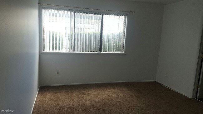 Building Photo - 2 br, 2 bath  - 1255 S Maple Rd Apt 103