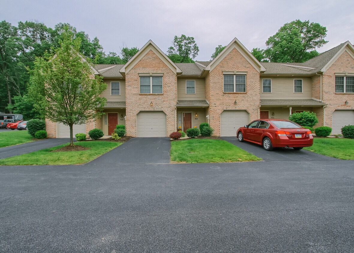 630 Glenbrook Dr, Harrisburg, PA 17110 Townhome Rentals in Harrisburg
