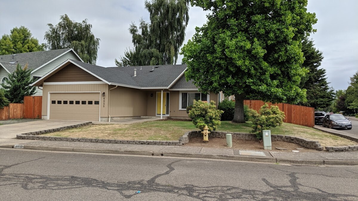 Foto principal - Great 3-Bedroom, 2-Bath Single Story Home ...