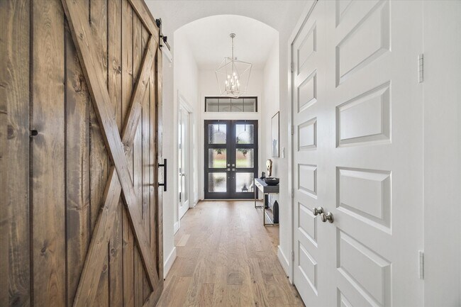 Foto del edificio - 8907 Autumn Pine Dr