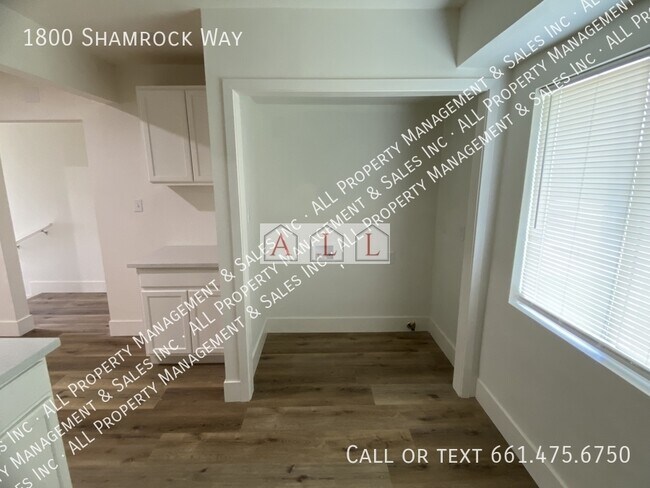 Foto del edificio - 1800 Shamrock Wy