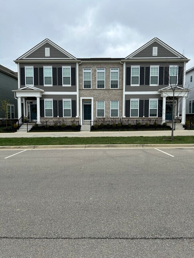 Primary Photo - 844 Kinzer Ave