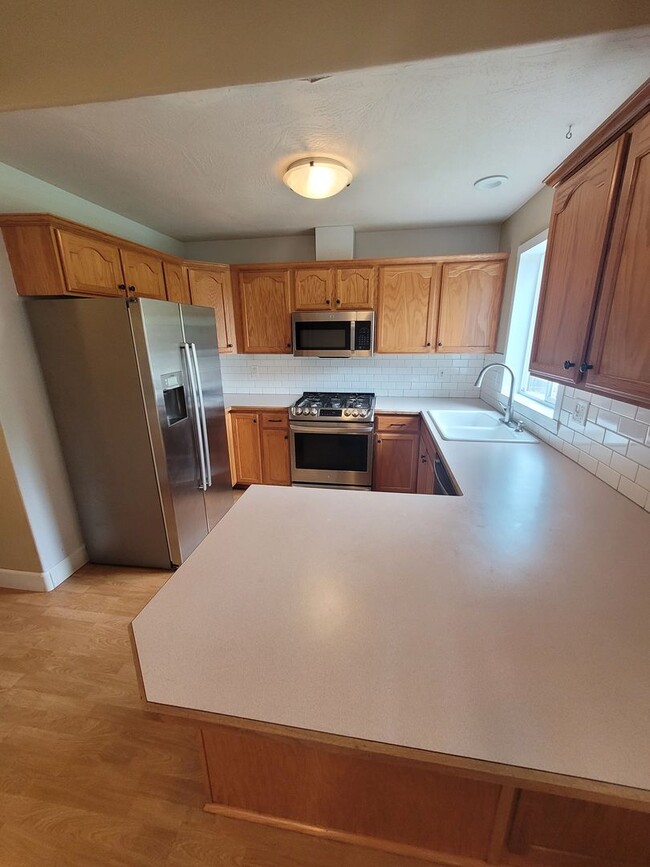 Building Photo - 4724 Spring Meadow Ave