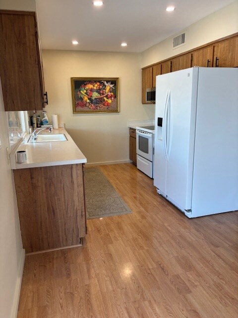 Foto del edificio - 9709 W Glen Oaks Cir