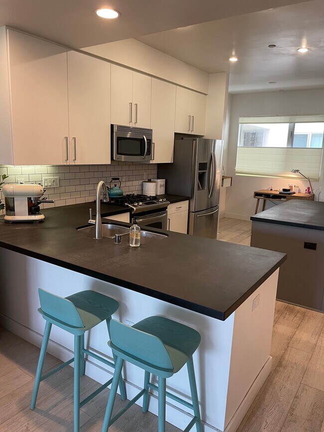 Kitchen - 6001 Carlton Way