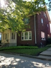 Building Photo - 155 W 21st St