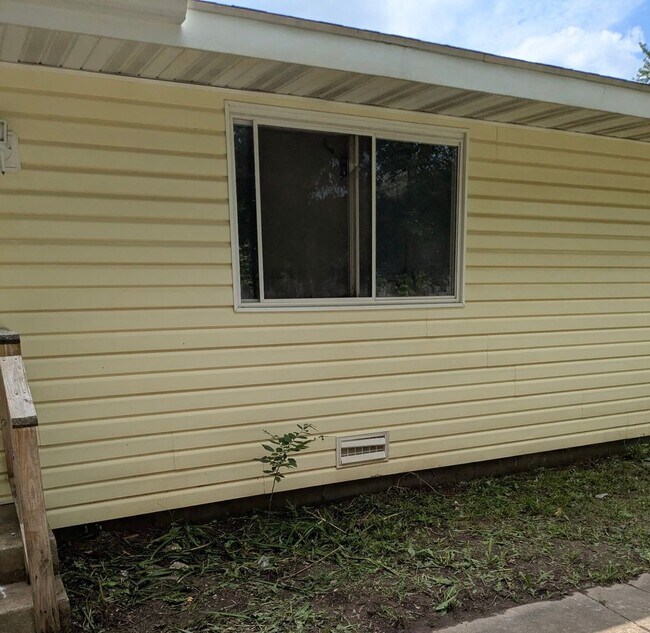 Foto del edificio - 2 Bedroom | 1 bath - Remodeled Unit Located in Springfield!