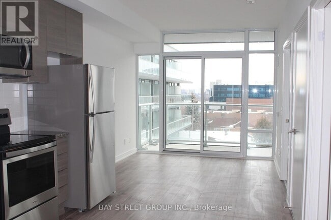 Building Photo - 621 Sheppard Ave E