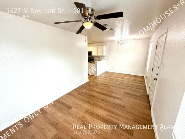 Building Photo - 1627 N Navidad St