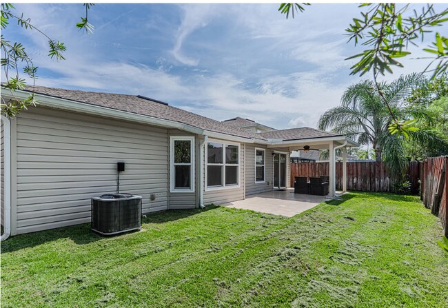 Foto del edificio - 1413 Heather Ct