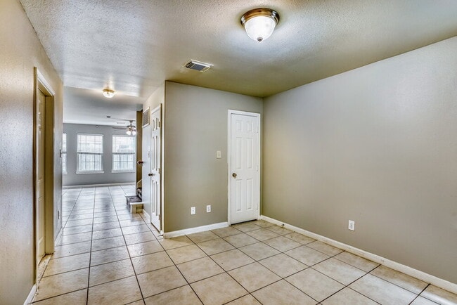 Building Photo - 4939 N Cancun Dr