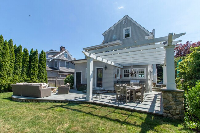 Foto del edificio - 34 Island View Ave