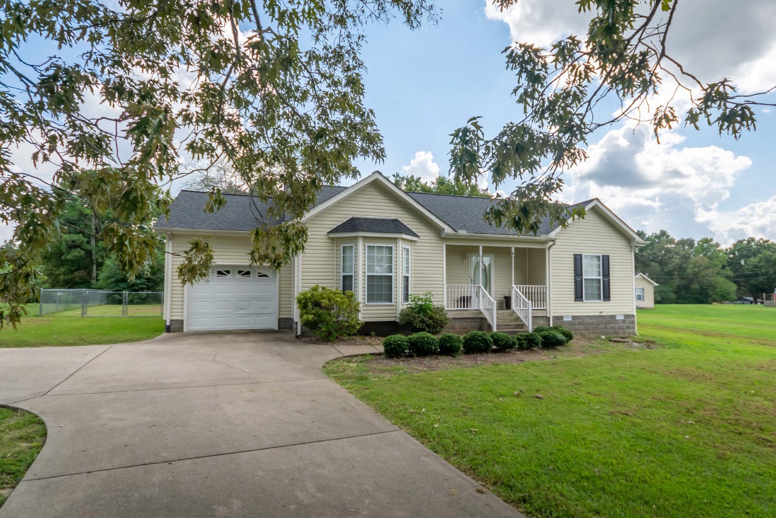 7213 Horn Tavern Rd, Fairview, TN 37062 - Room for Rent in Fairview, TN ...