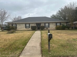 Building Photo - 2701 Cuba Blvd