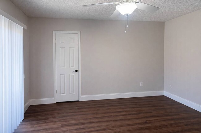 Dormitorio espacioso - Park Broadway Apartments