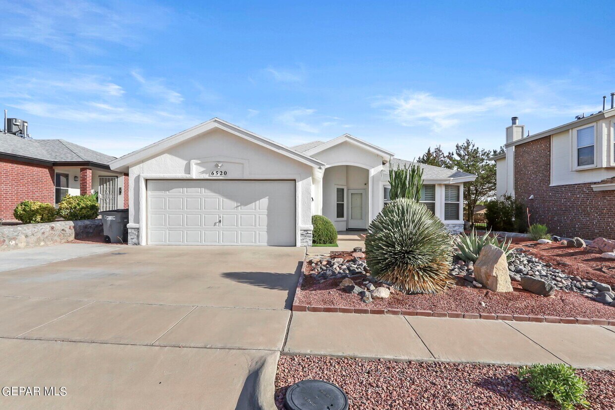 Primary Photo - 6520 Boulder Ridge