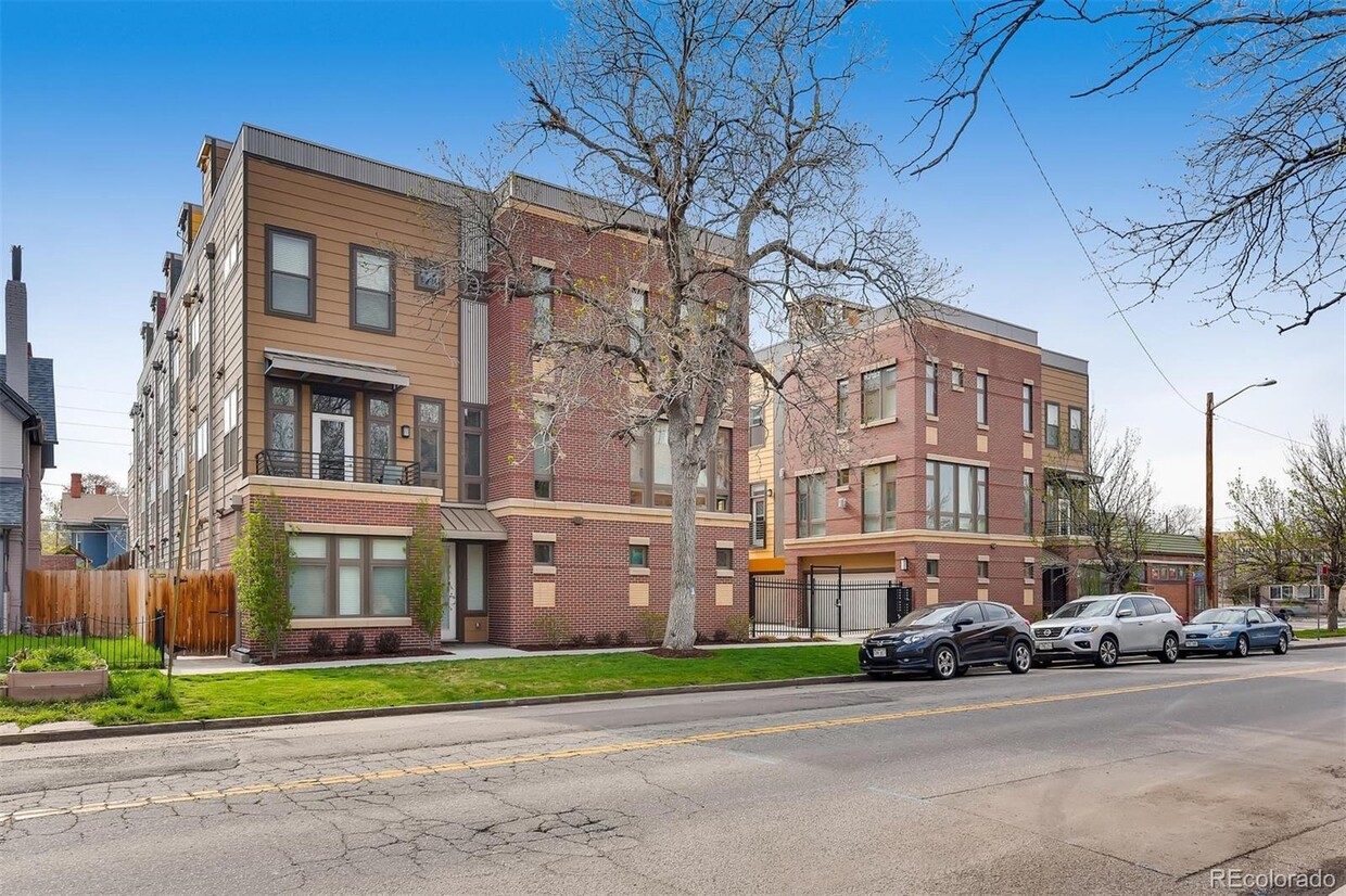 Foto principal - Stunning Modern luxury brownstone in Uptown!