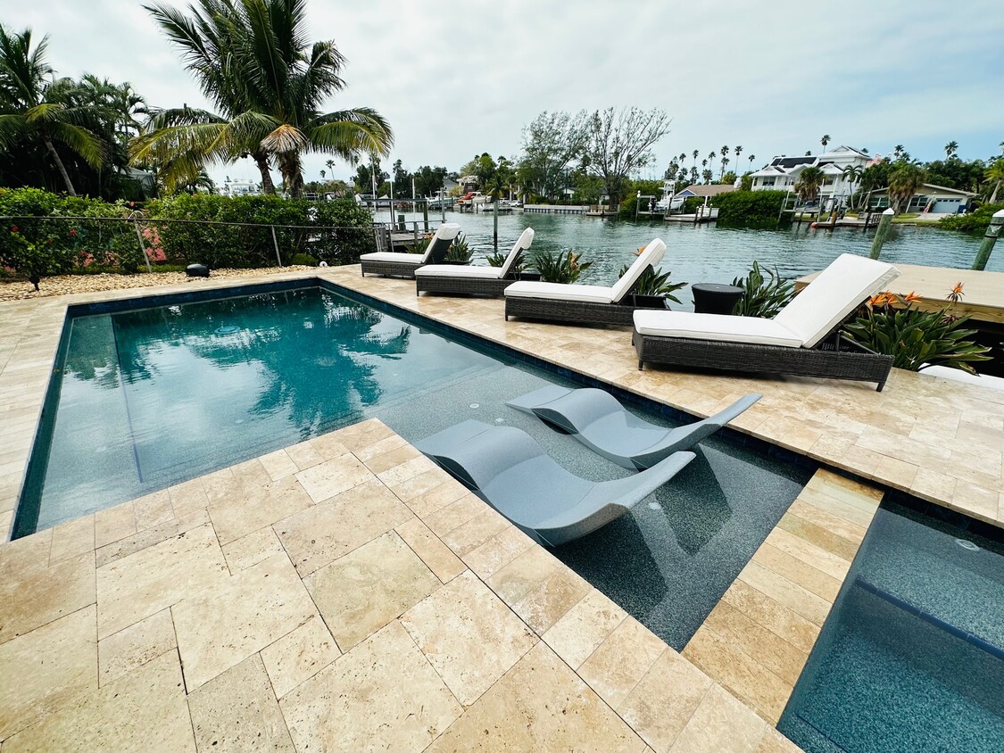Foto principal - 2940 Alton Dr