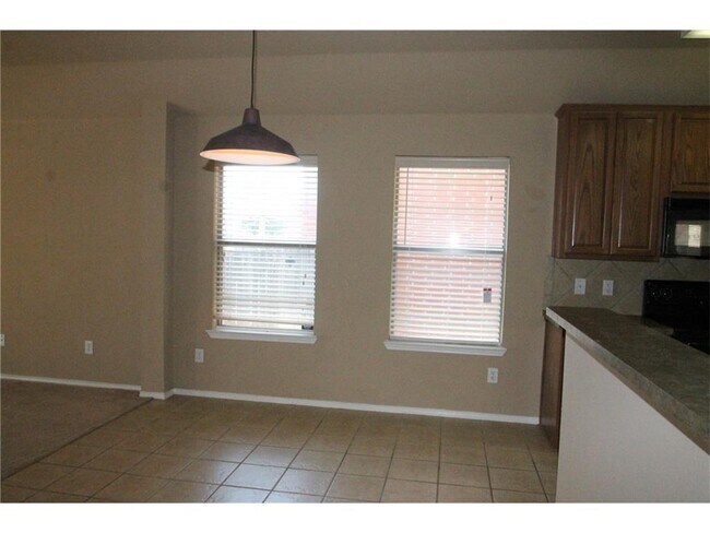 Foto del edificio - 3213 Kennedy Dr