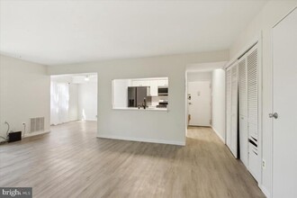 Building Photo - 1714 Country Mill Dr