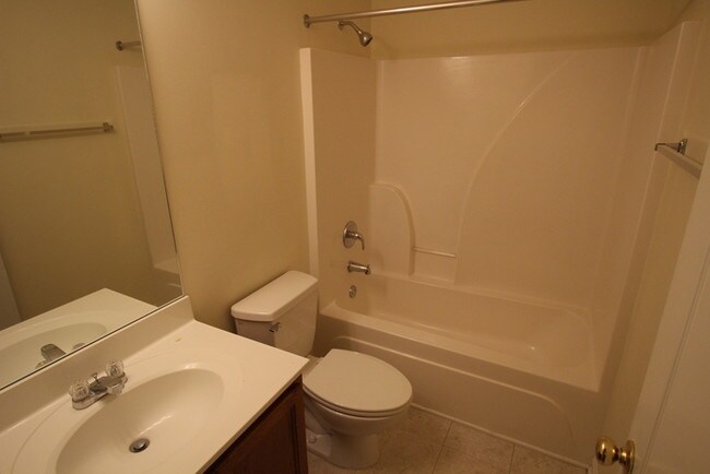 Building Photo - 3 Bed, 2 Bath Condo in Magnolia Ridge
