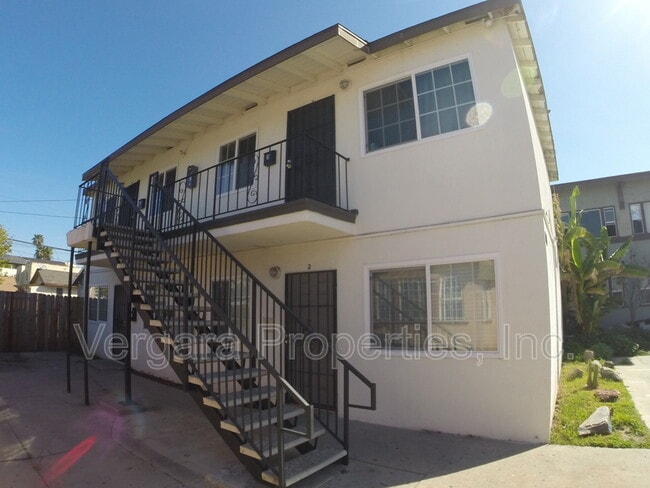 Foto del edificio - 1083 E 7th St