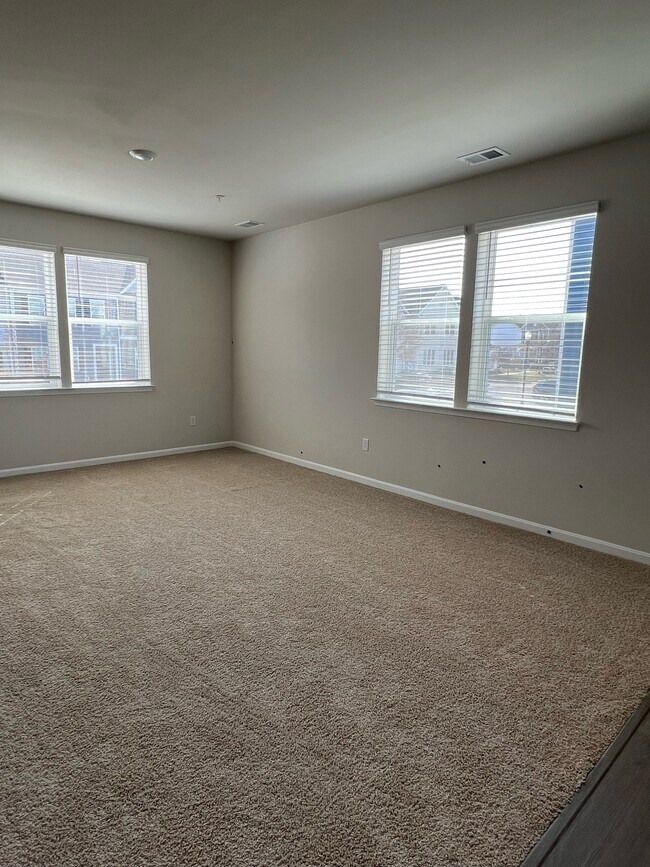 Building Photo - 245 Island Lark Way