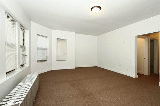 Building Photo - 2 br, 1 bath Apartment - 7804 S Michigan Ave
