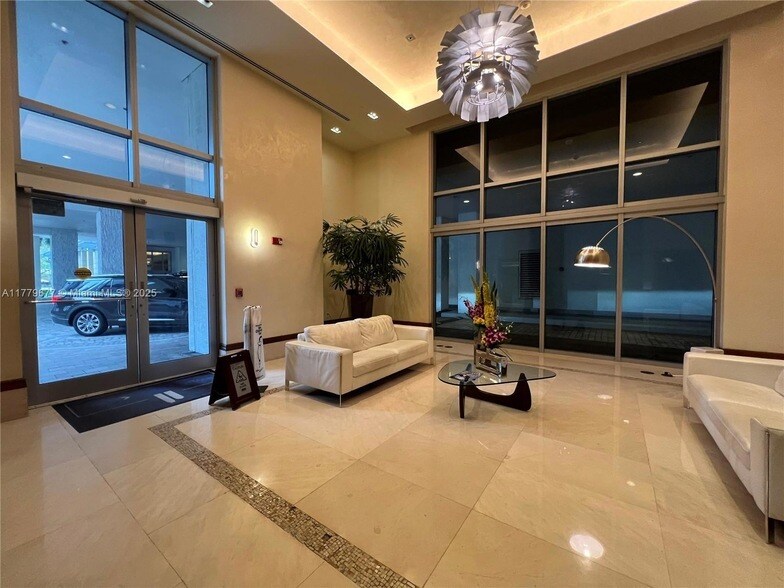 Foto principal - 1050 Brickell Ave